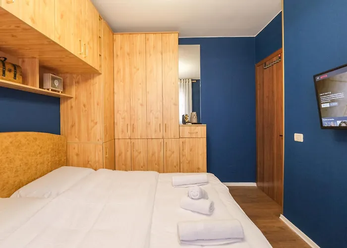 Matisse No15 - One Bedroom With Balcony *