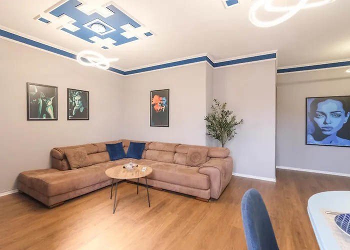 Matisse No15 - One Bedroom With Balcony 地拉那